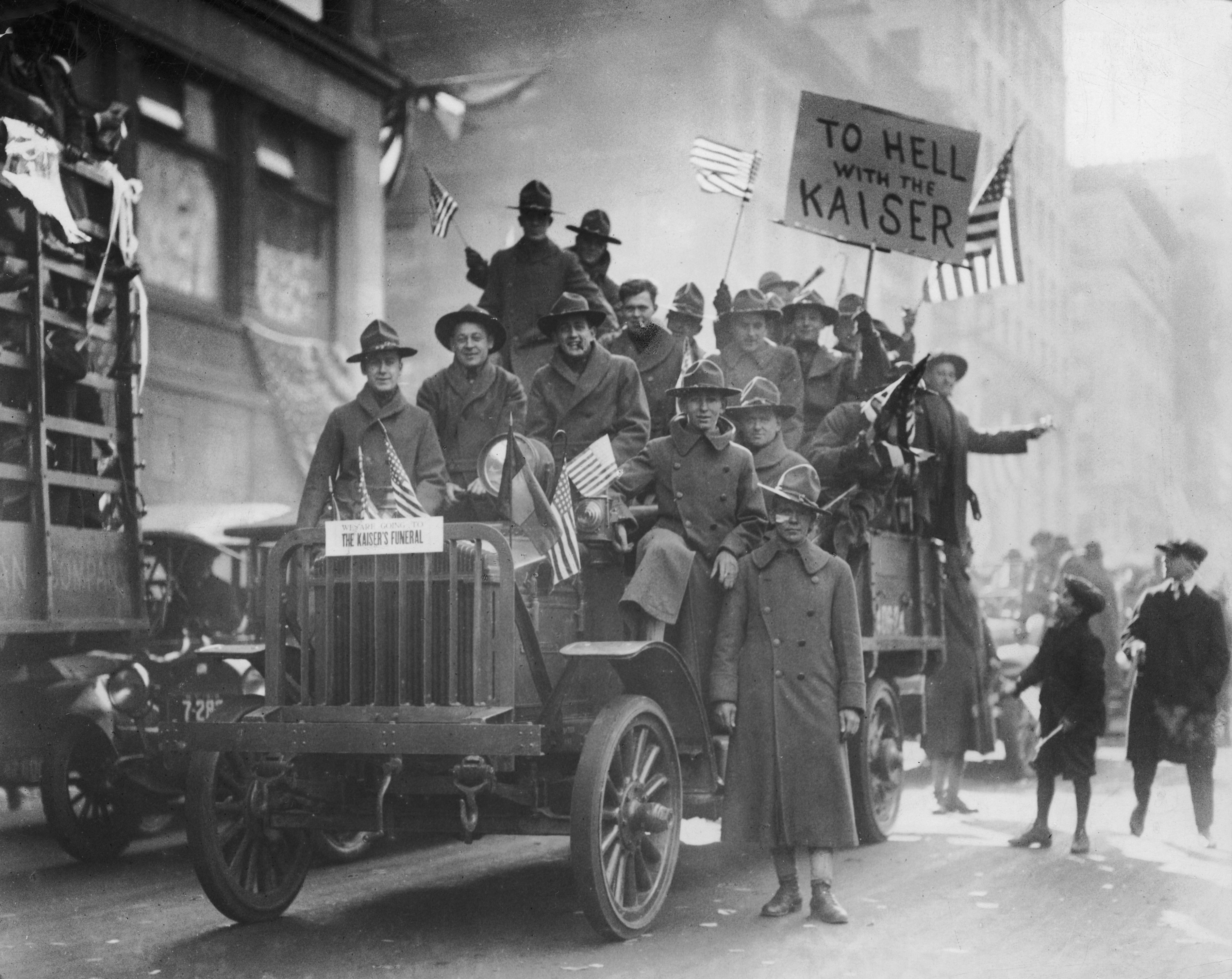 armstice-day-parade-1918
