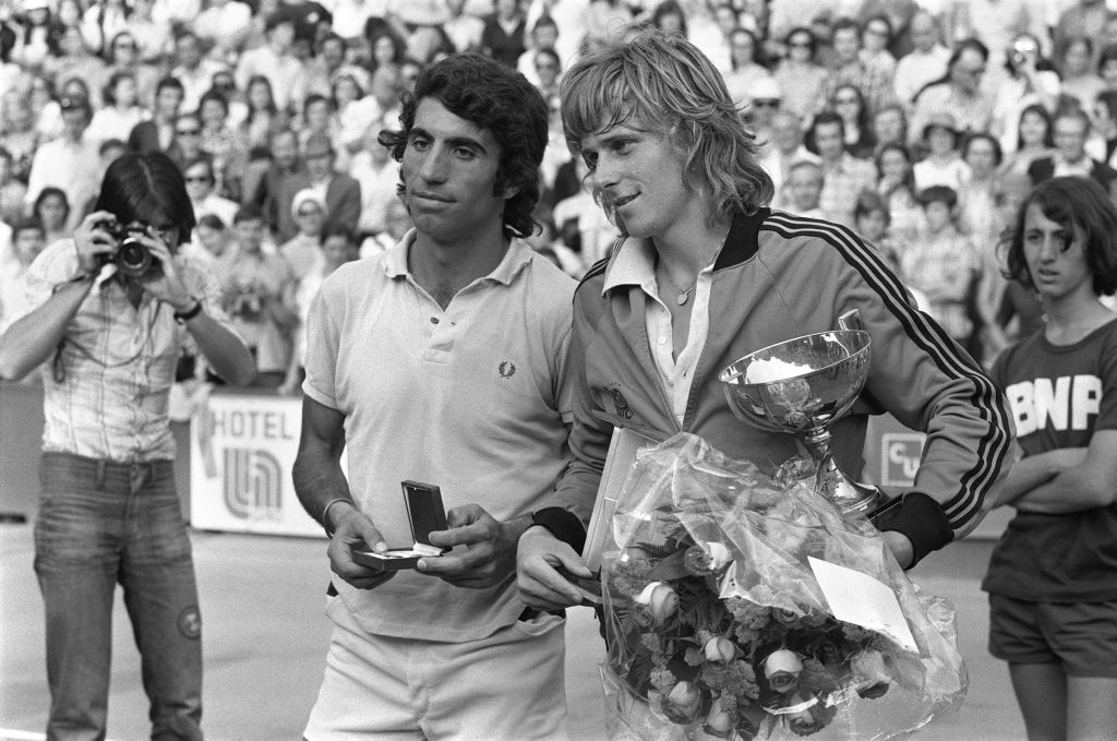 1974: Bjorn Borg def. Manuel Orantes 2-6, 6-7 (1), 6-0, 6-1, 6-1