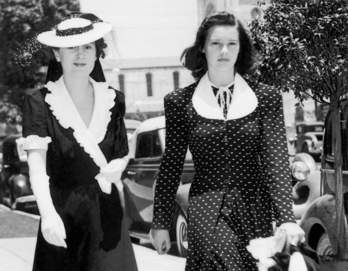 Gloria Vanderbilt (Right) And Her Mother Gloria Morgan-Vanderbilt In Los Angeles On December 6, 1939.