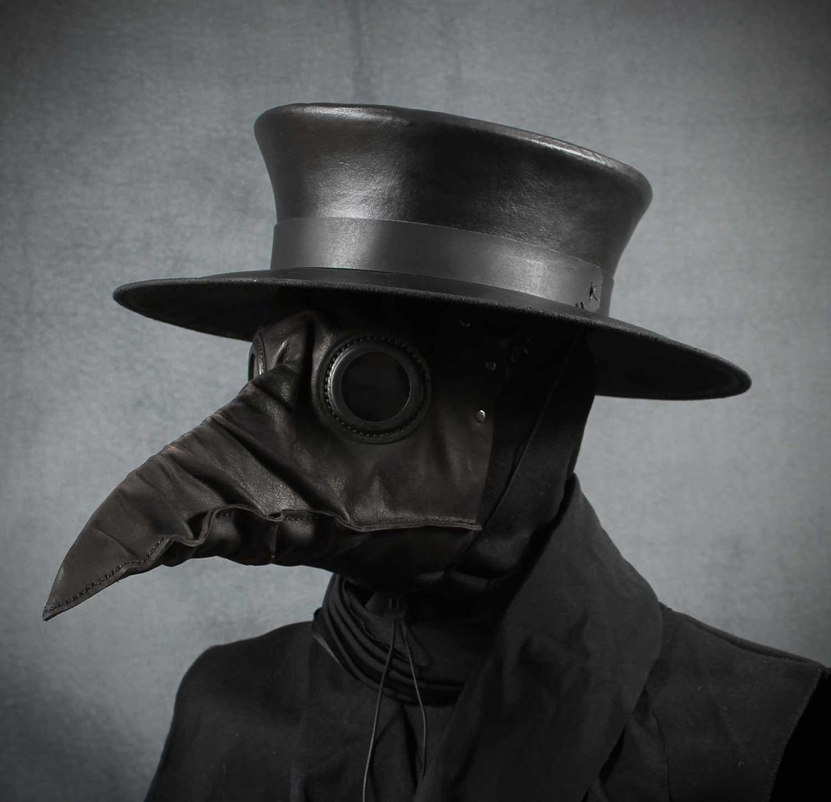 plague doctor costume from reddit