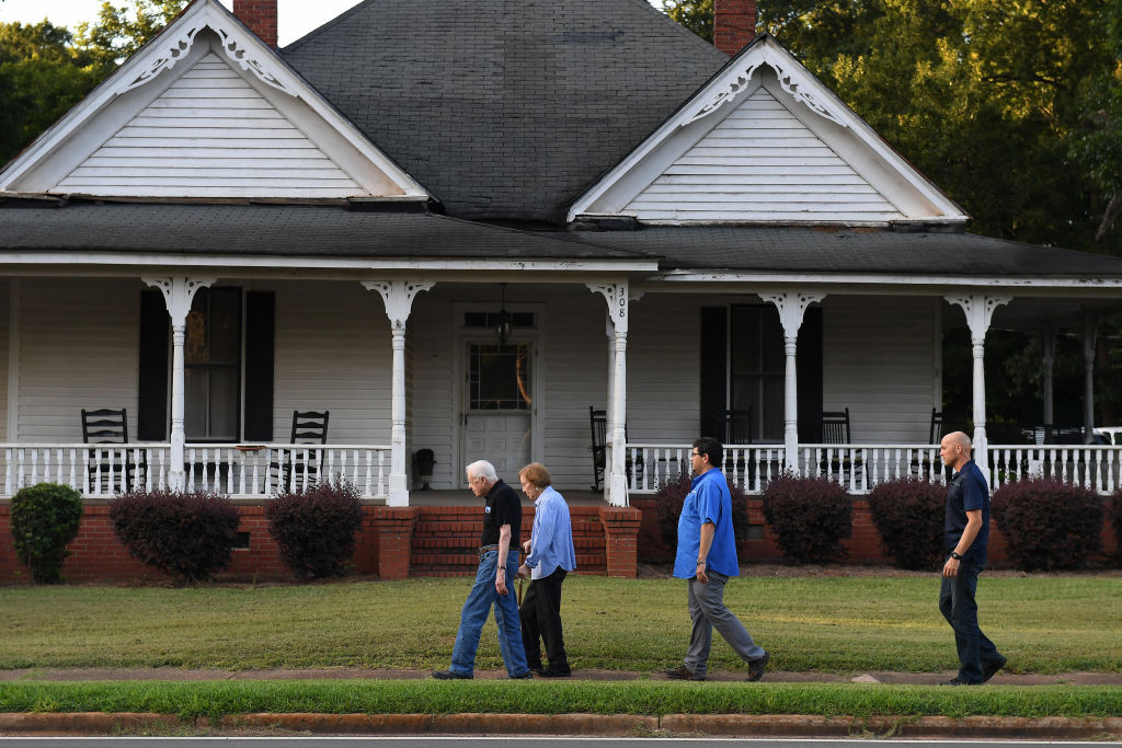 jimmy-carter-stroll-1021657078