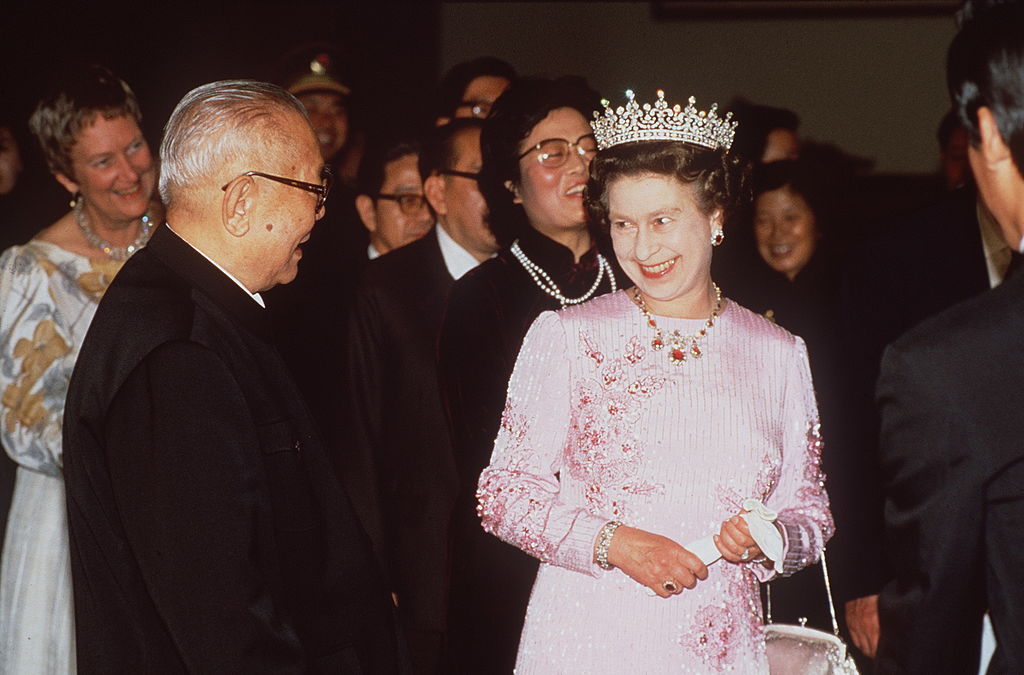 The Queen With President Li Xiannian At A Banquet 