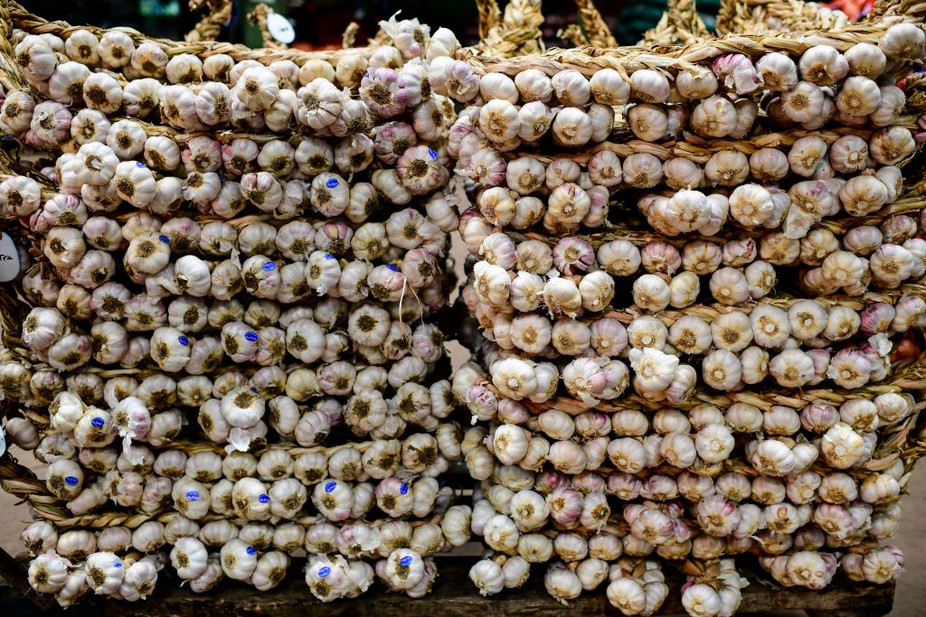 Stacks of garlic -1160528403