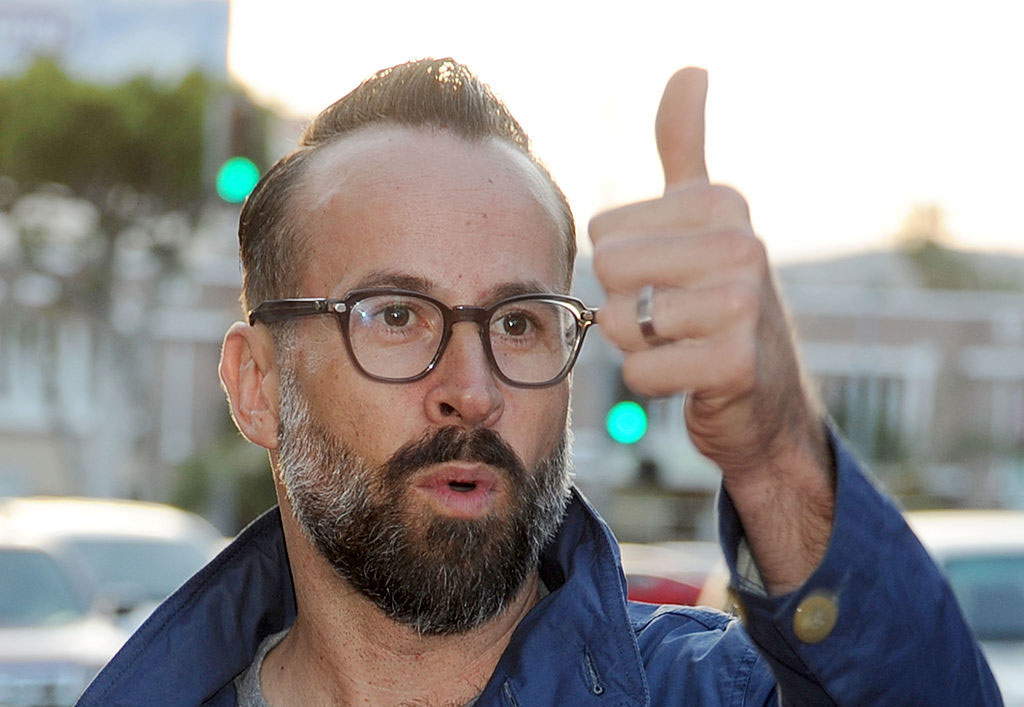Lee giving a thumbs up