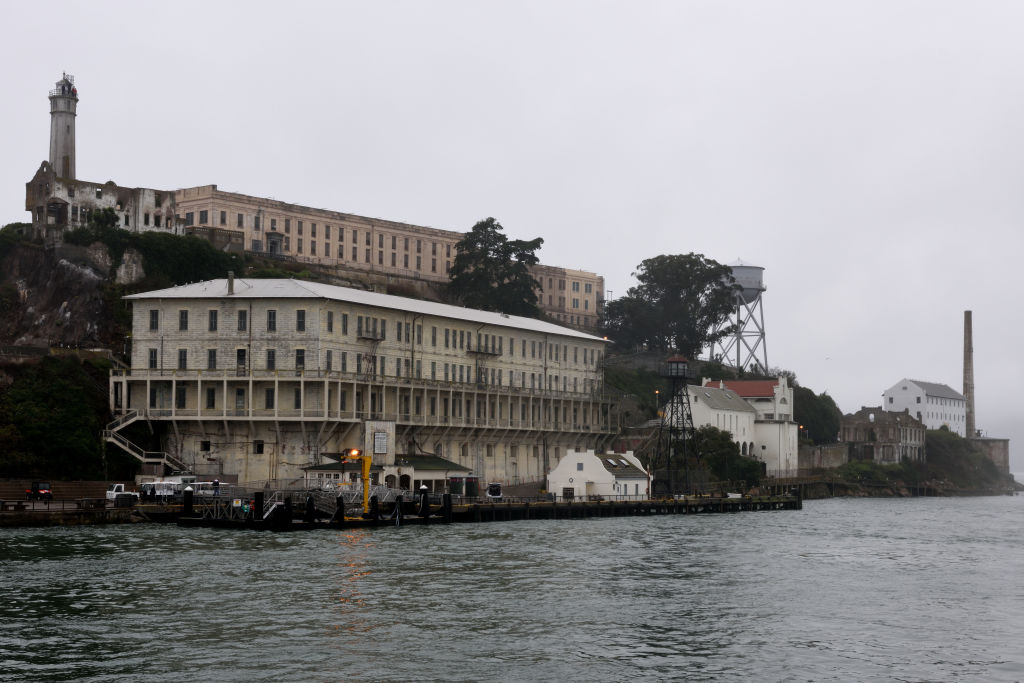 alcatraz island picture from the san fracisco bay