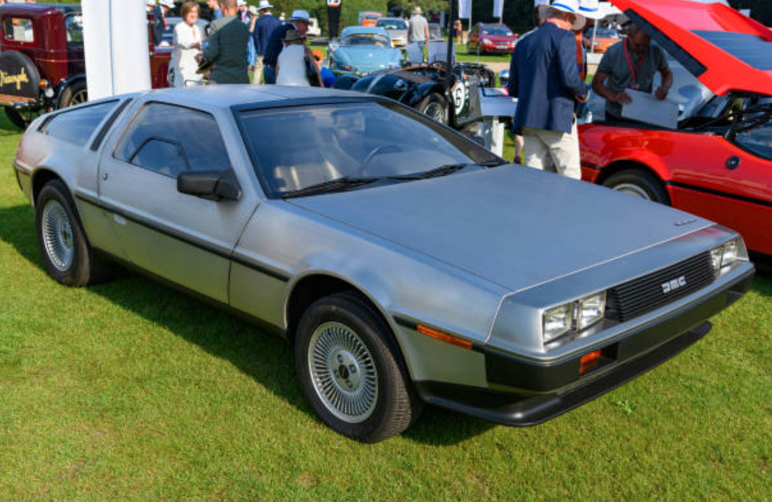 DeLorean DMC 12