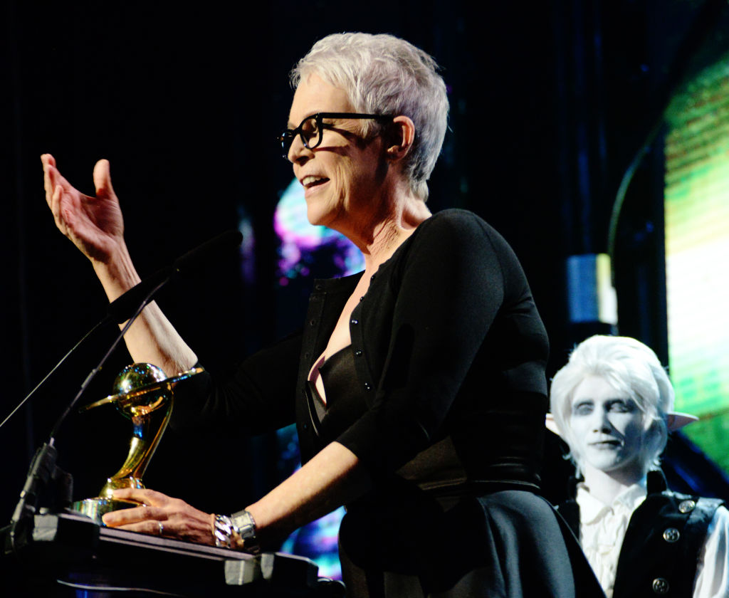 Jamie accepts her Saturn award in 2019.