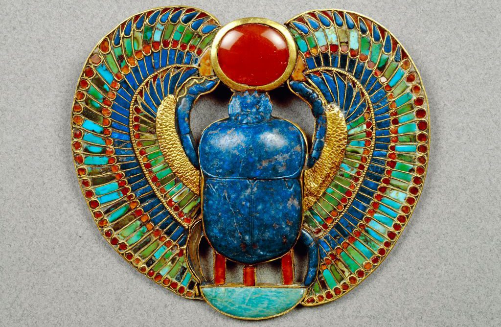 Scarab made up of precious stones 