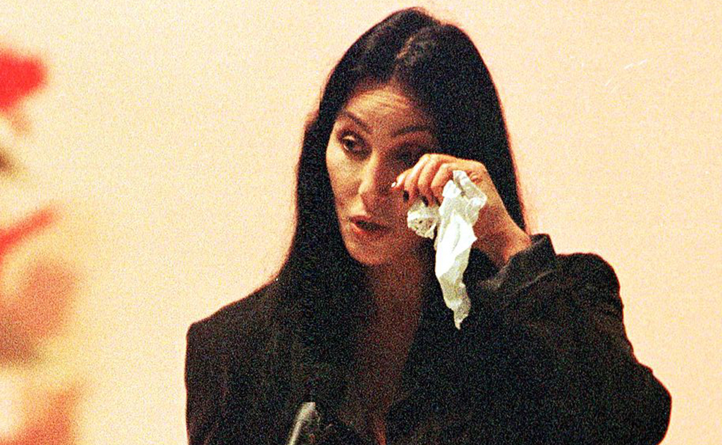 Cher giving a eulogy