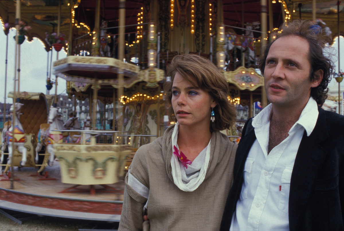 Susan Dey and Robert Dornhelm in front of a merry-go-round in the film Echo Park.