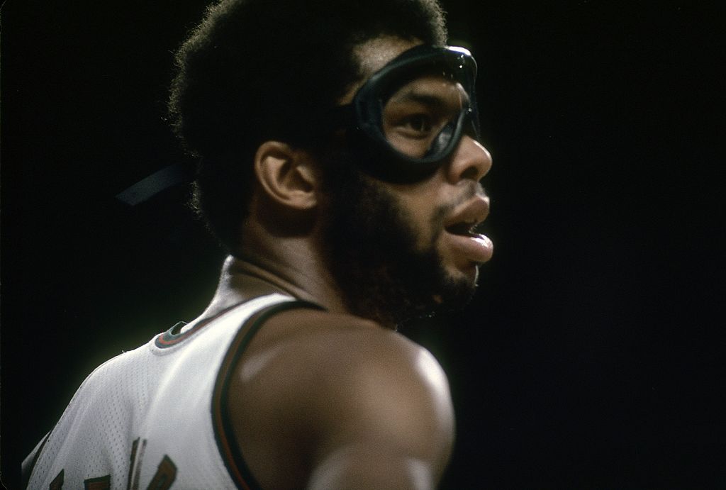 Kareem Abdul-Jabbar And Slam Dunks - 96360392