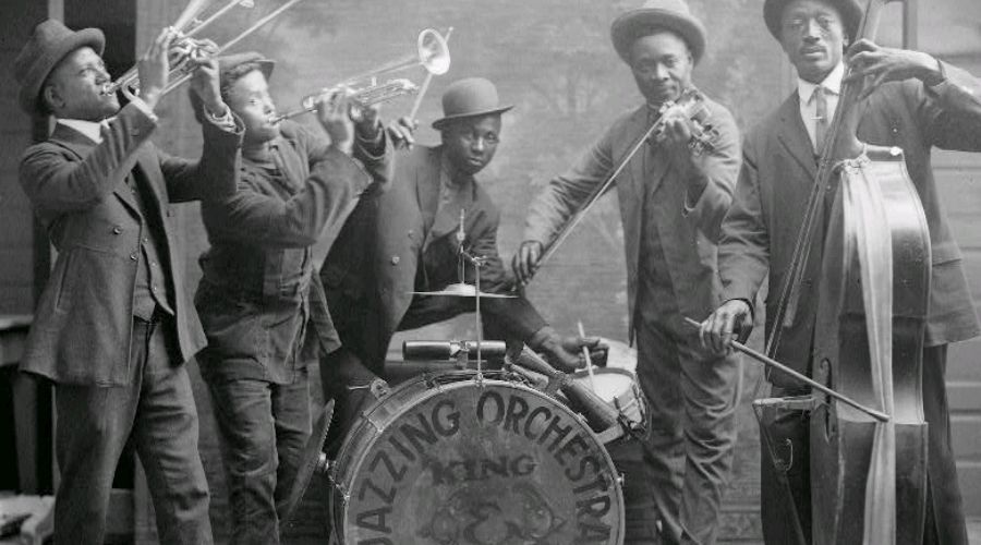 a jazz band from the 1920s