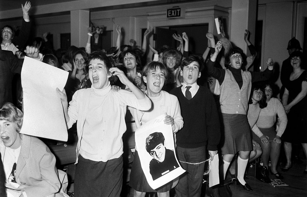 Screaming Fans