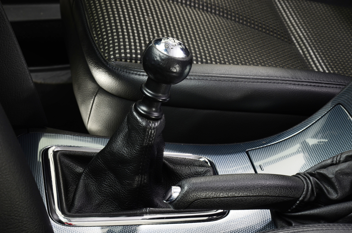 2004 Peugeot 407 with a manual transmission.