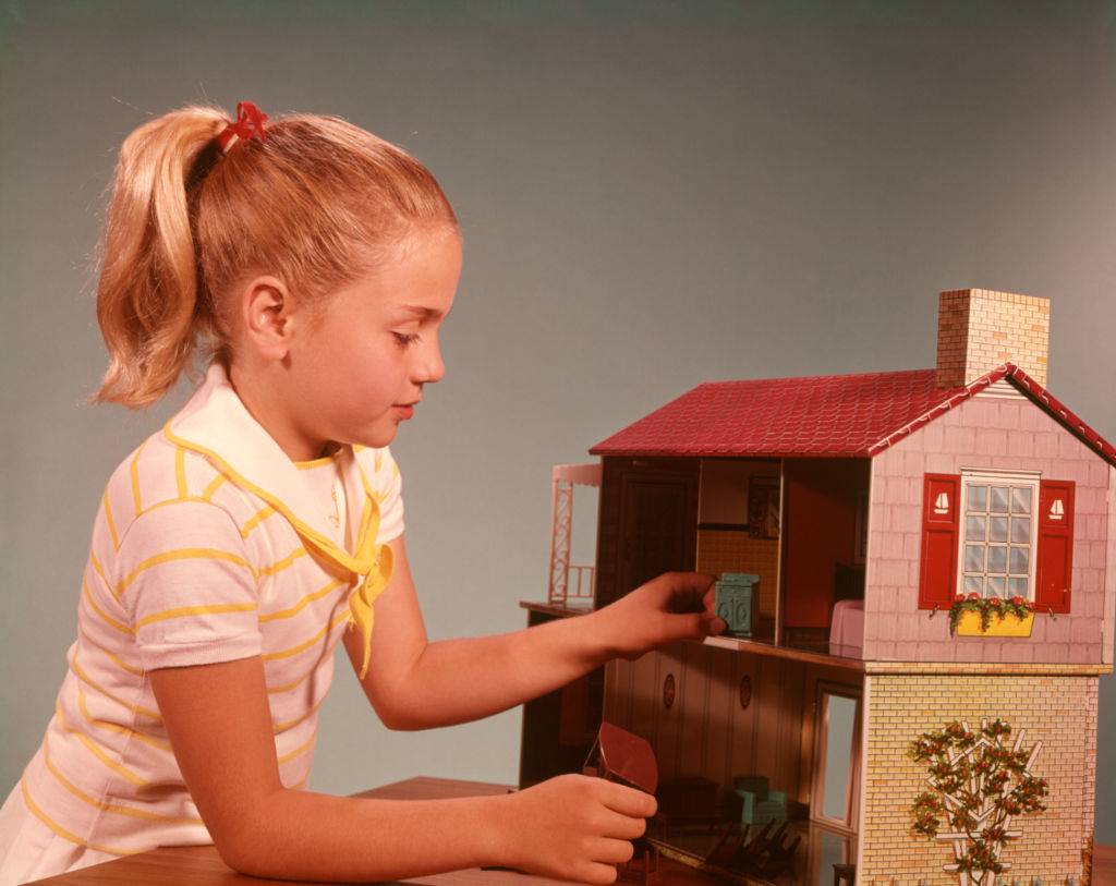 Vintage Dollhouses