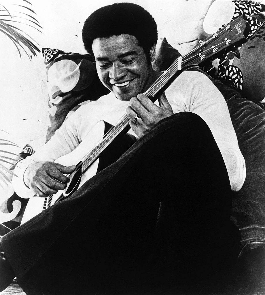 Bill-Withers-Playing-Guitar-85510171