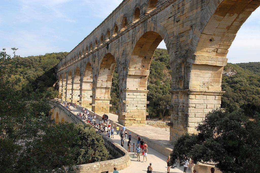 Roman water aqueduct 