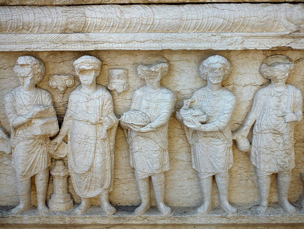 Roman relief of offering 