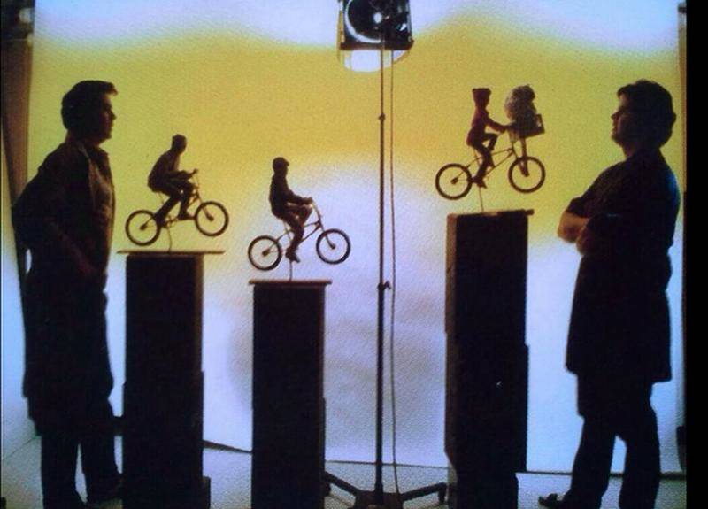 Behind the scenes of ET