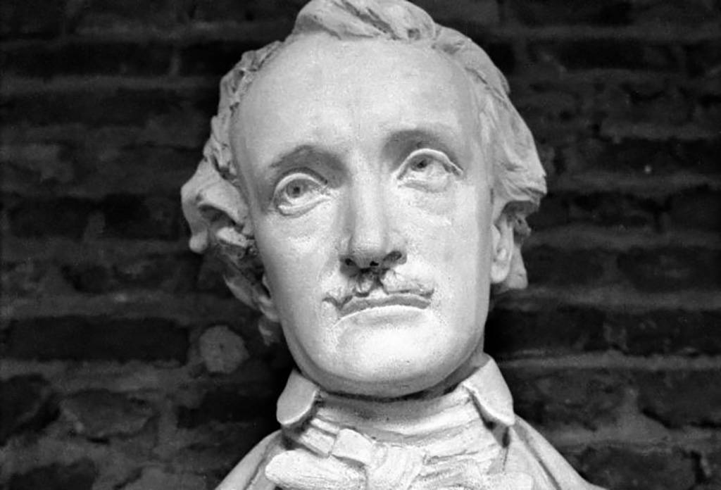 Statue of Poe