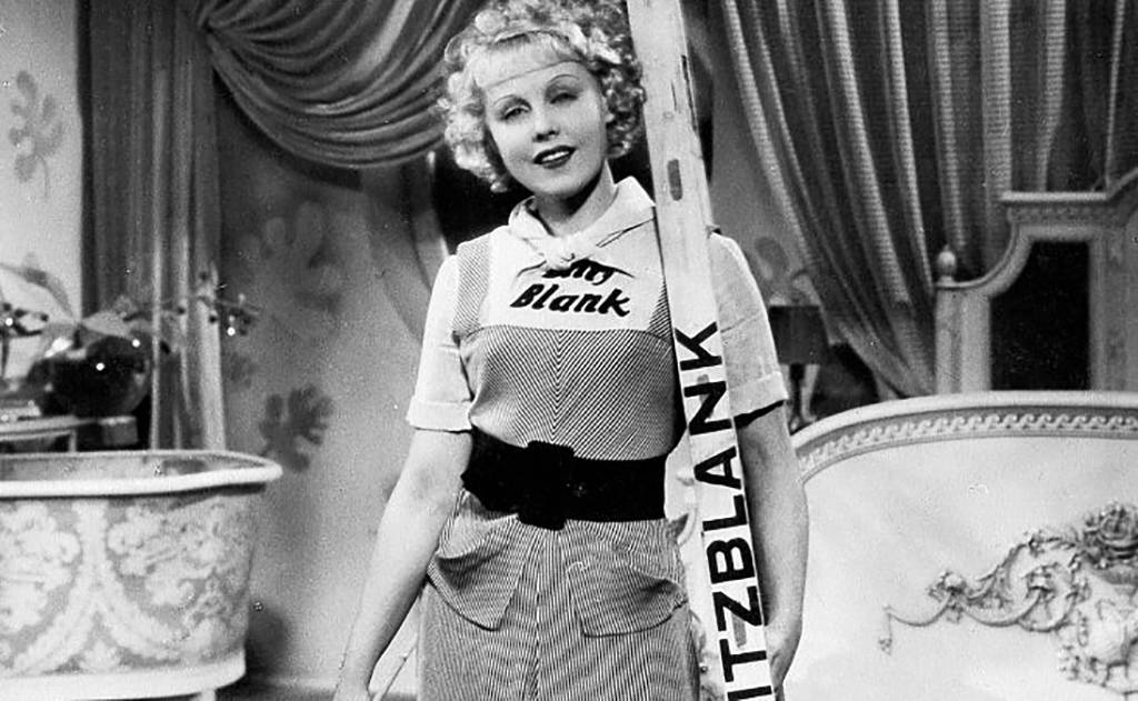 Anny Ondra in costume