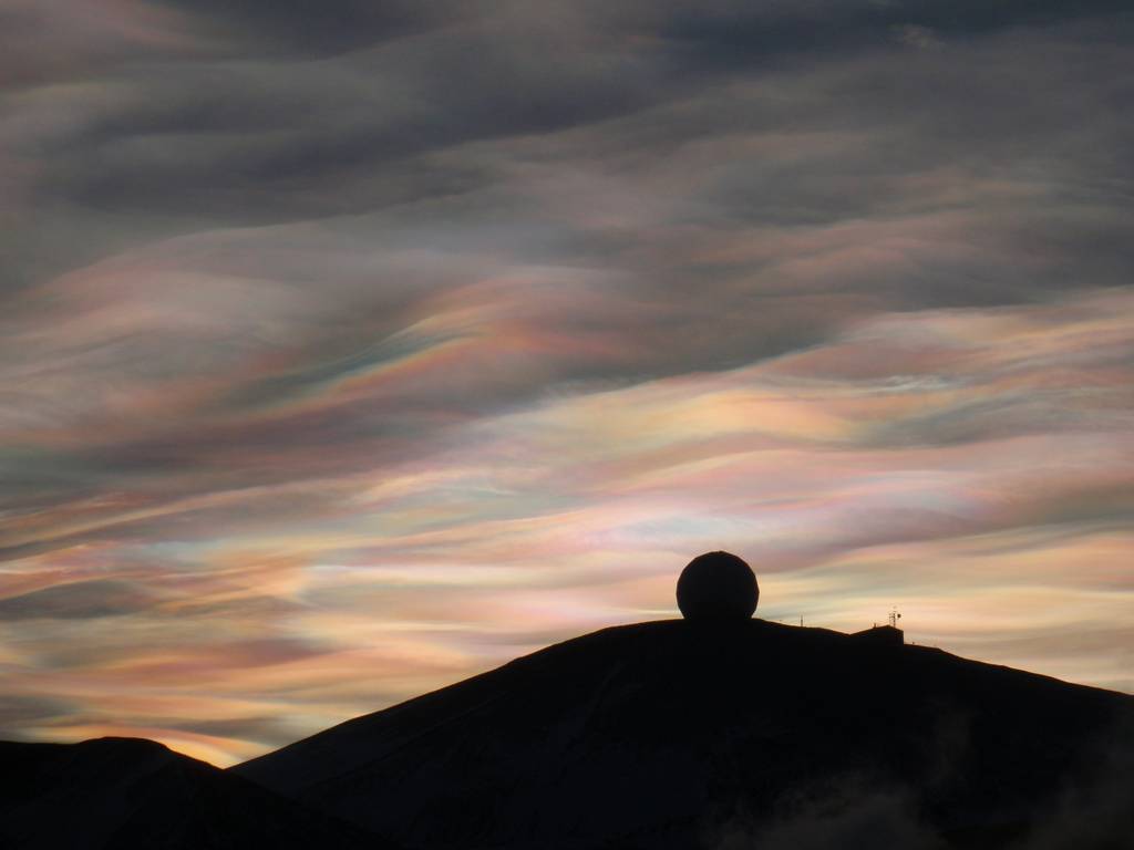 Polar stratospheric cloud