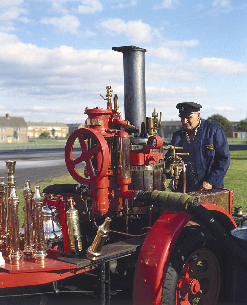 vertical-steam-pump-90740867