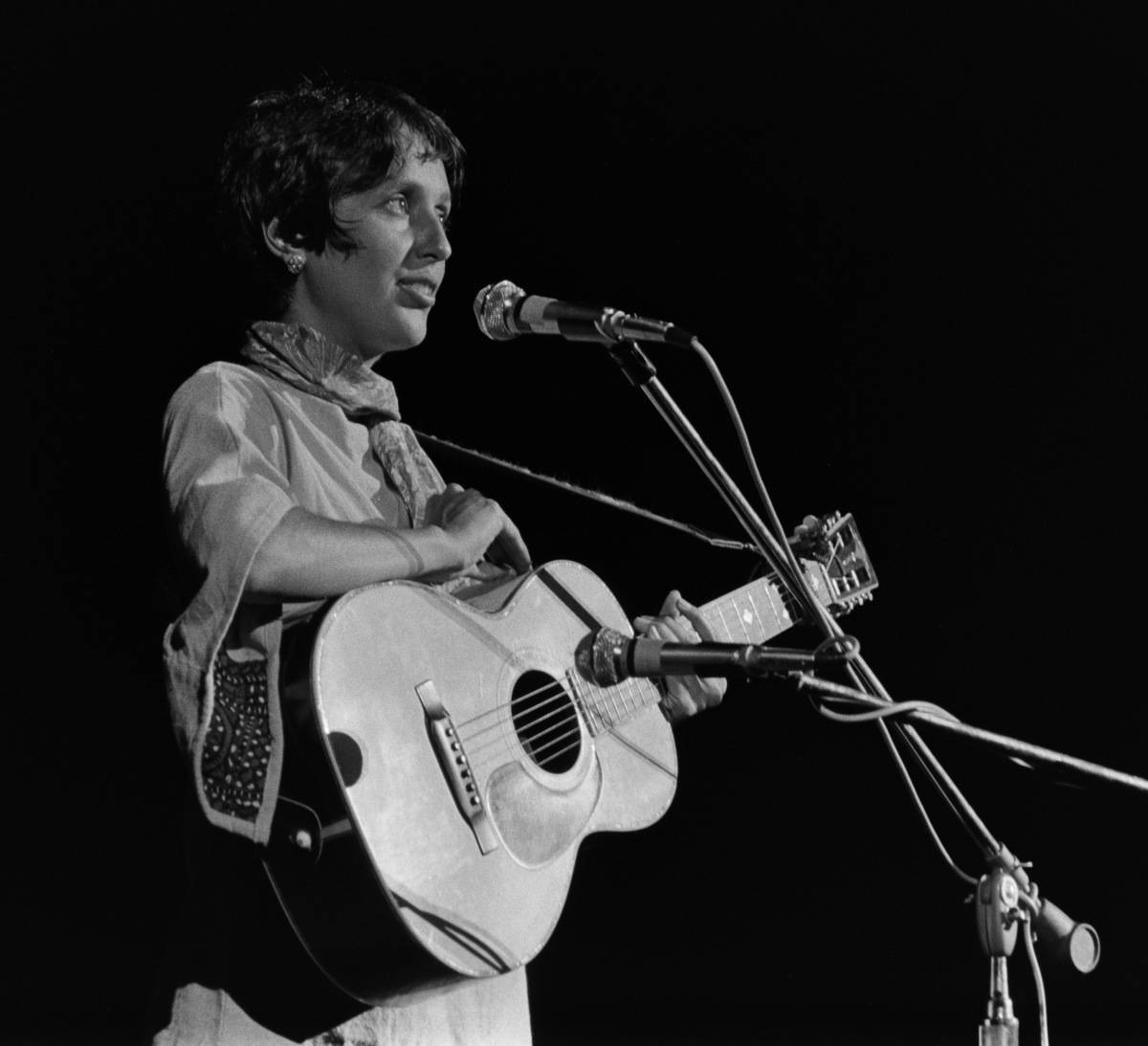 Joan Baez - $10,000