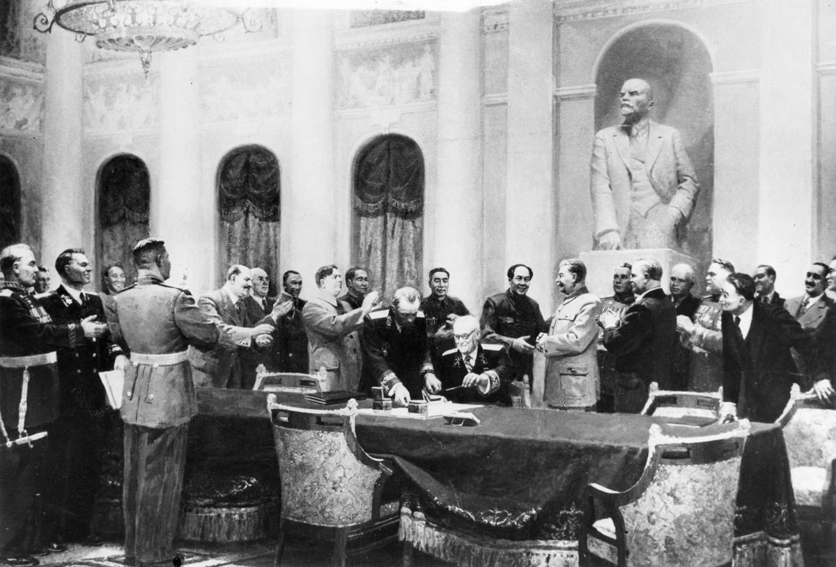 Soviet government officials gather.