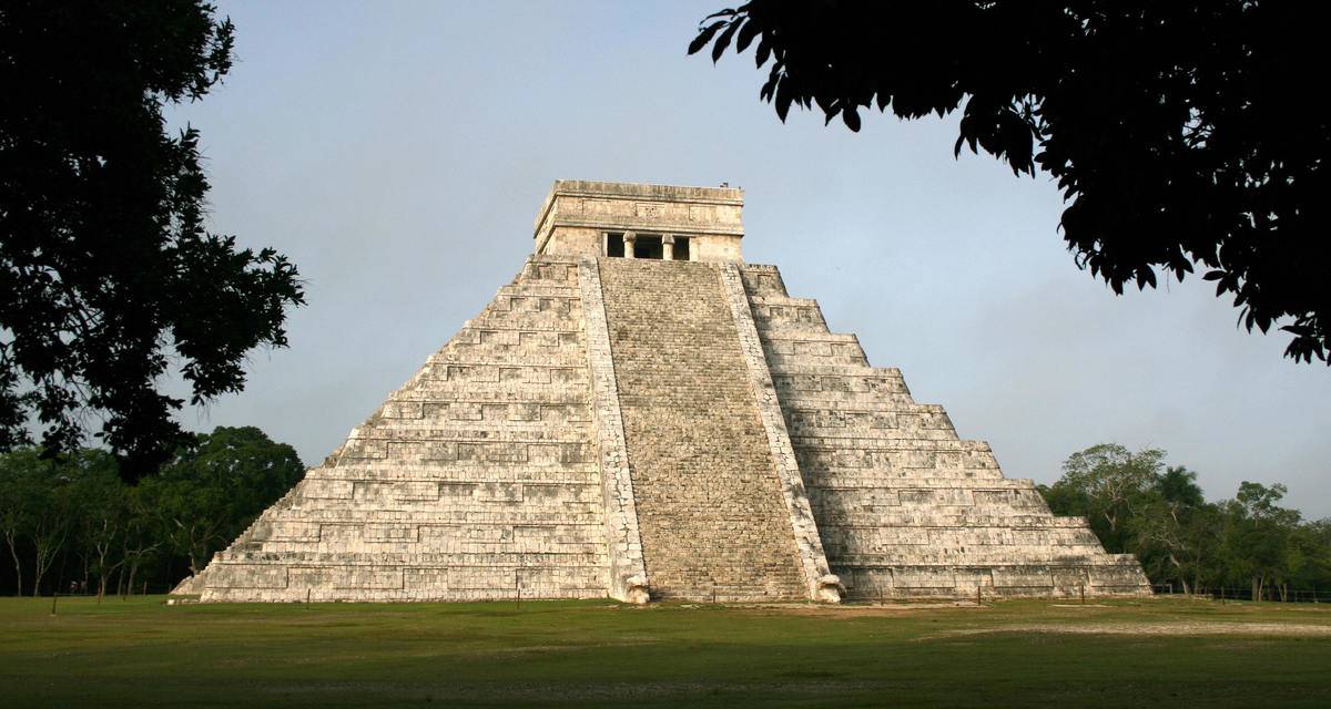 View of the Kukulcan Temple in the archaeological site of Chichen Itza