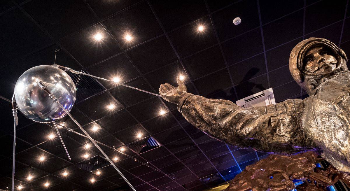 A full-scale replica of a Soviet satellite is on display in a Russian museum.