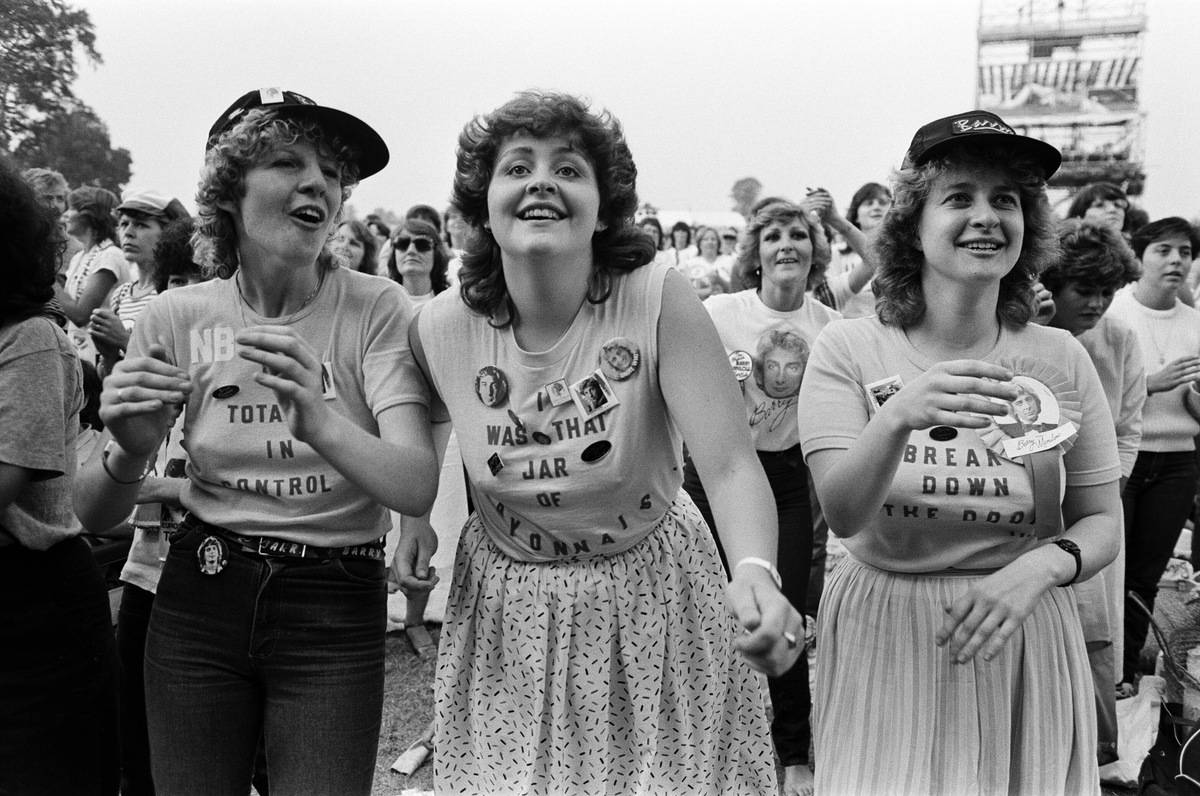 Fan-Ilows At A Barry Manilow Concert in 1983