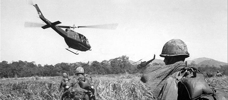 troops and helicopter