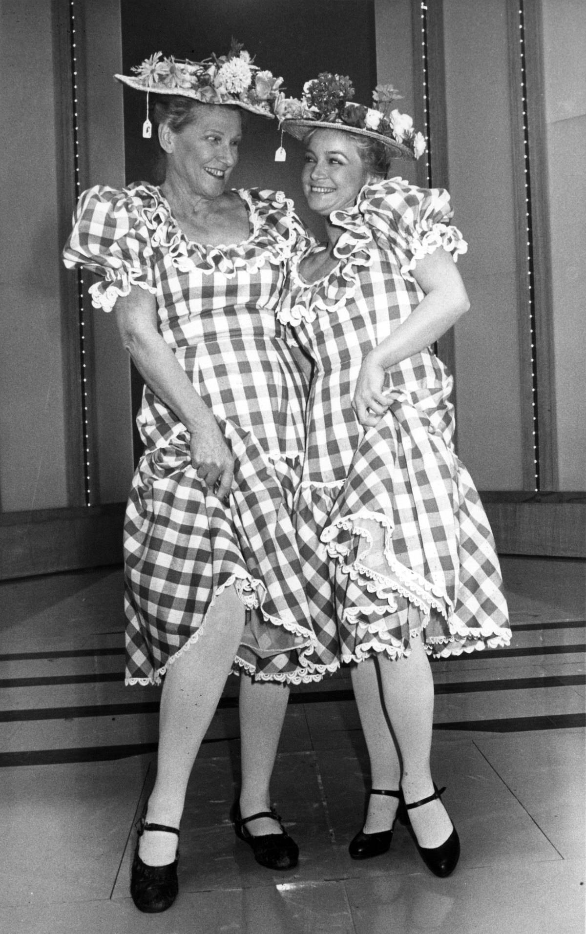 Barbara Mandrell and Minnie Pearl