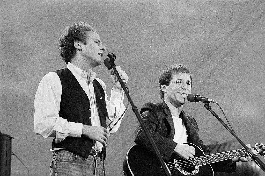 Simon And Garfunkel Performing