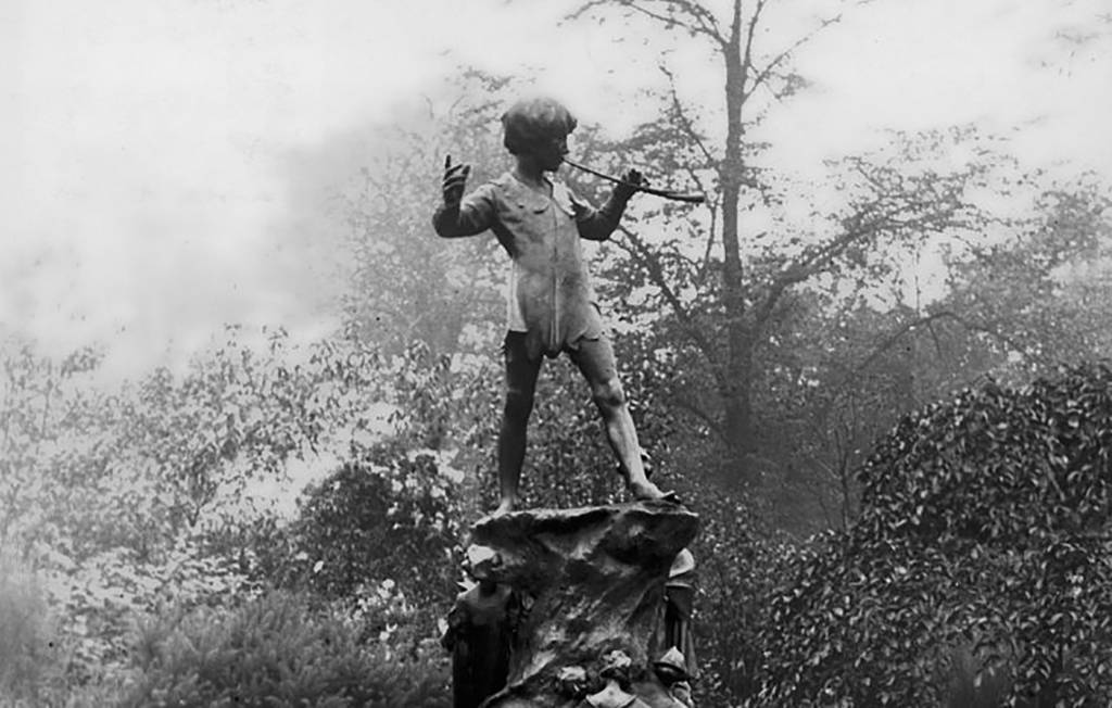 Statue of Peter Pan