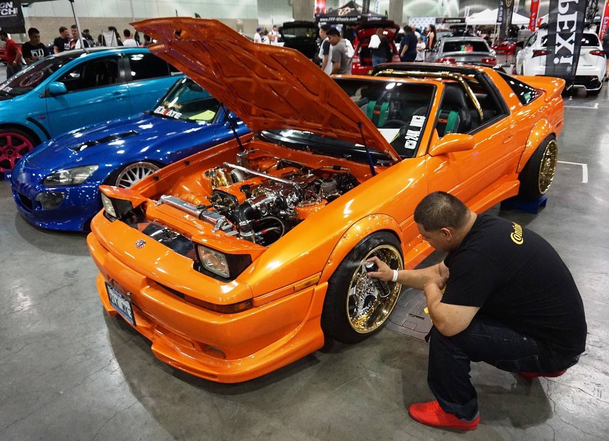 AutoCon automobile fair in Los Angeles