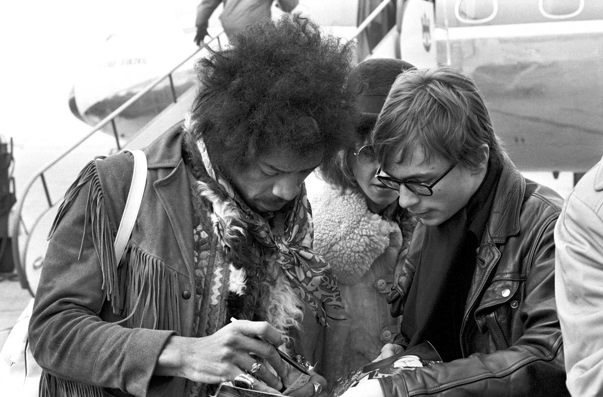 Jimi Hendrix: $200,000