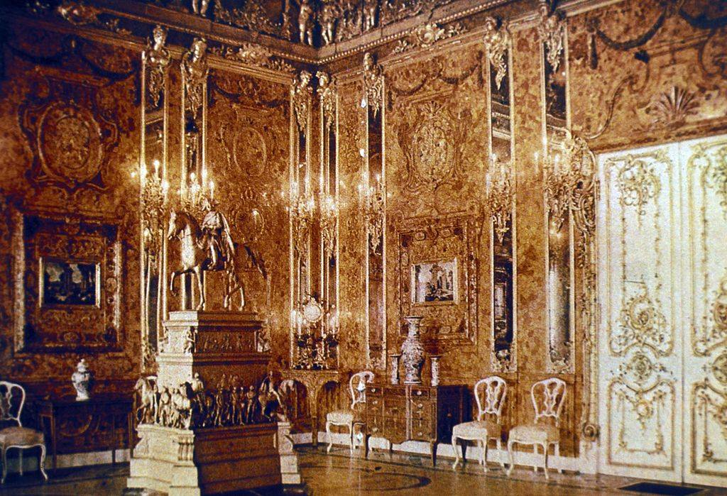 Amber room of catherine palace, tsarskoye selo