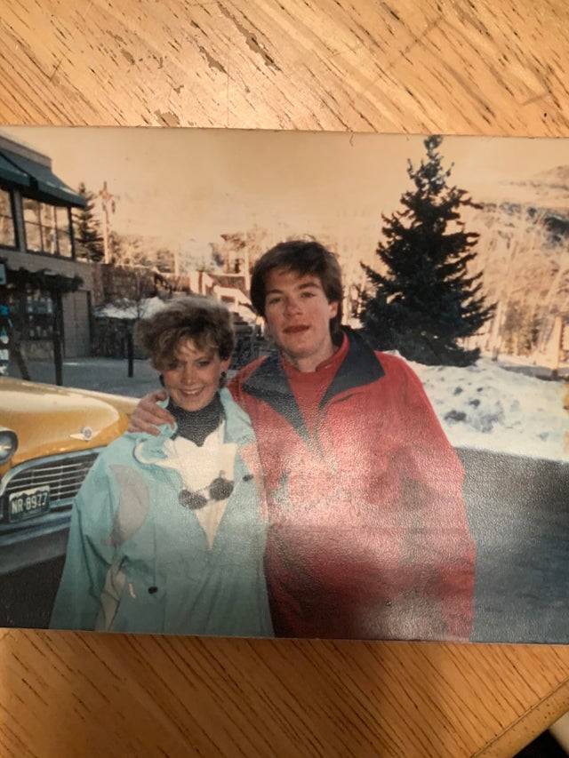 woman skiing with jason bateman