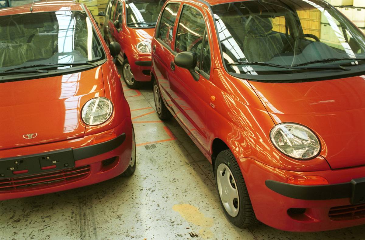 Daewoo Assembly Plant In Warsaw