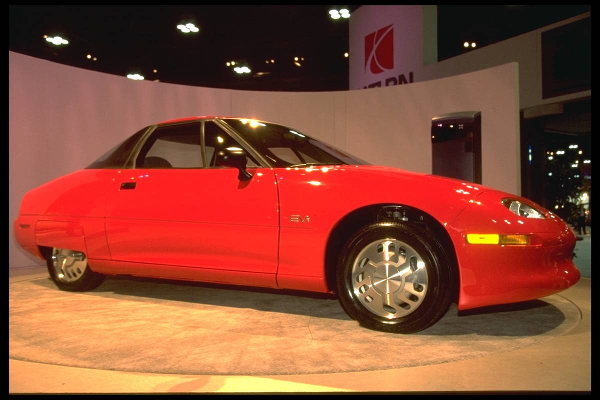GENERAL MOTORS PRESENTS ITS ELECTRIC CAR EV1