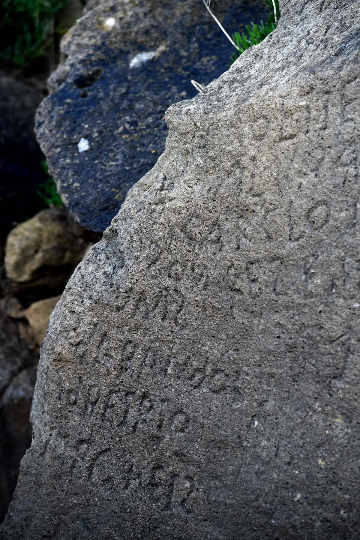 A photo shows the inscriptions on the Plougastel-Daoulas.