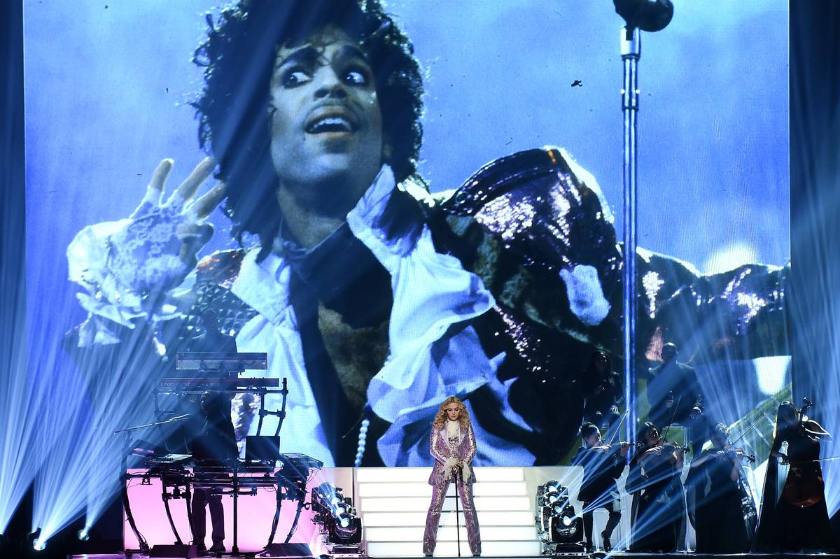 2016 Billboard Music Awards - Show