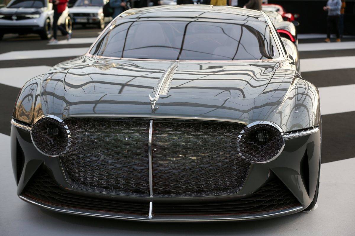Bentley EXP 100 GT