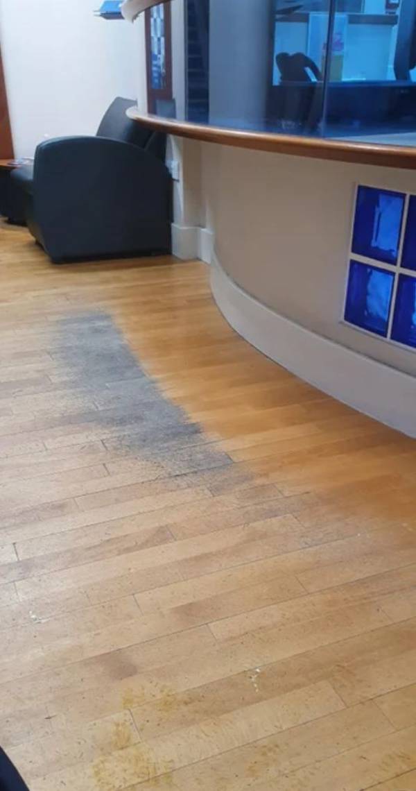 standing area on floor tells what people do
