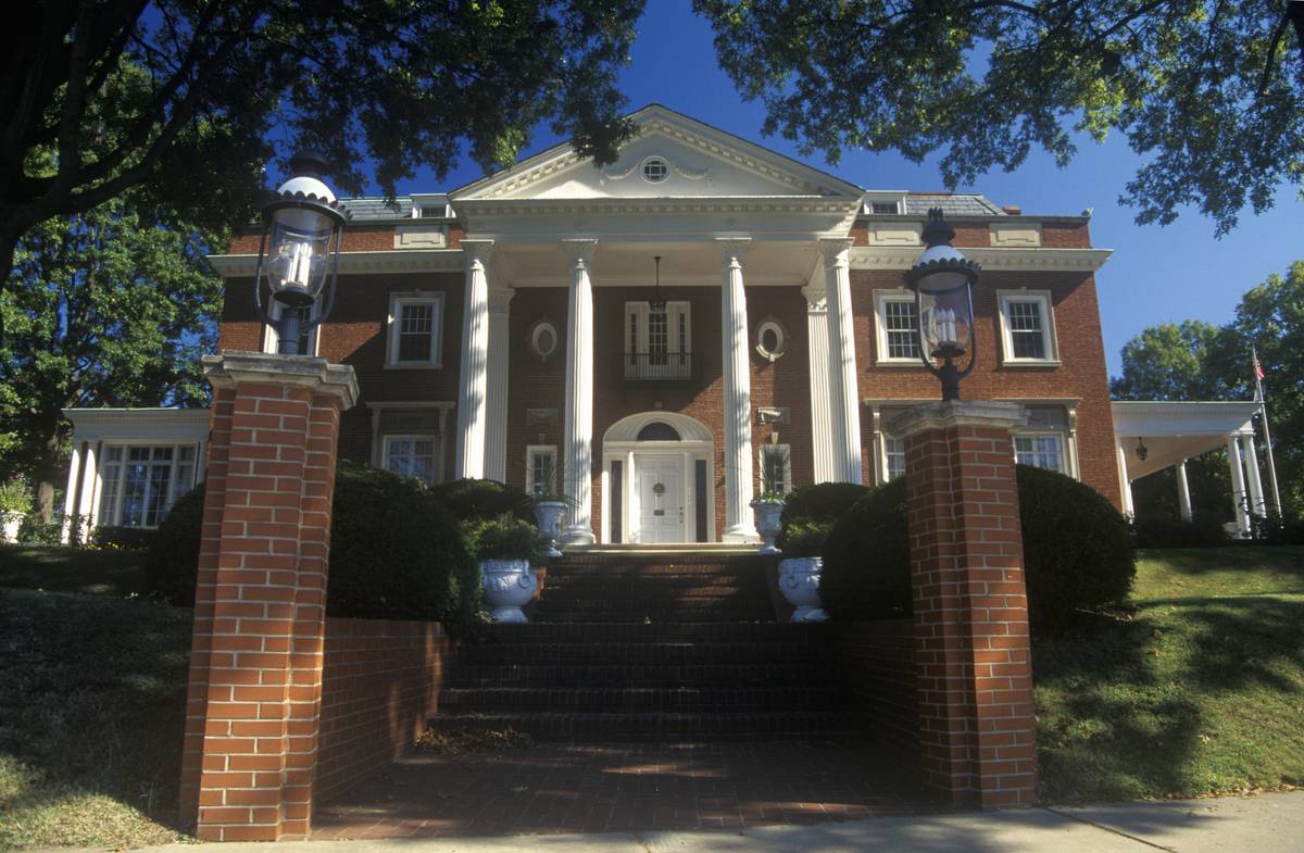Governor's mansion in Charleston, WV, State Capitol