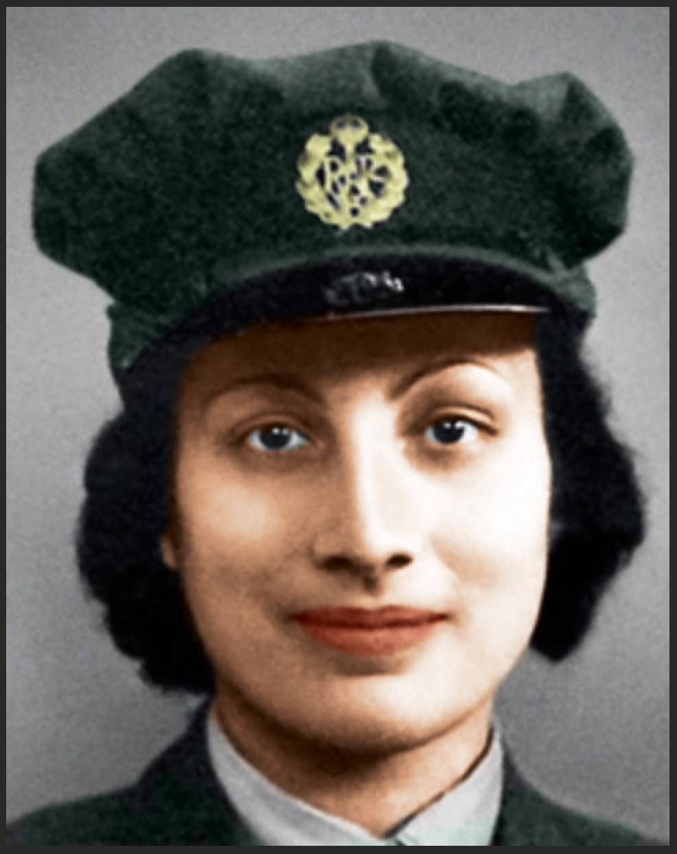 Noor_Inayat_Khan,_c.1943