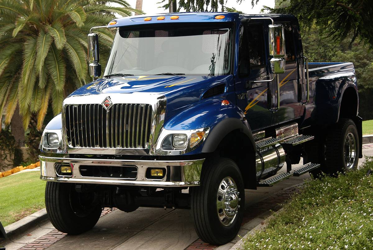 International Truck at the Silver Spoon Hollywood Buffet - Day One