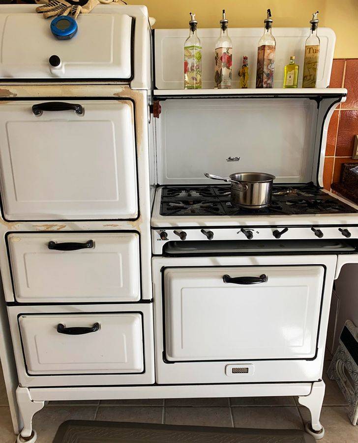 old kitchen set from the '20s